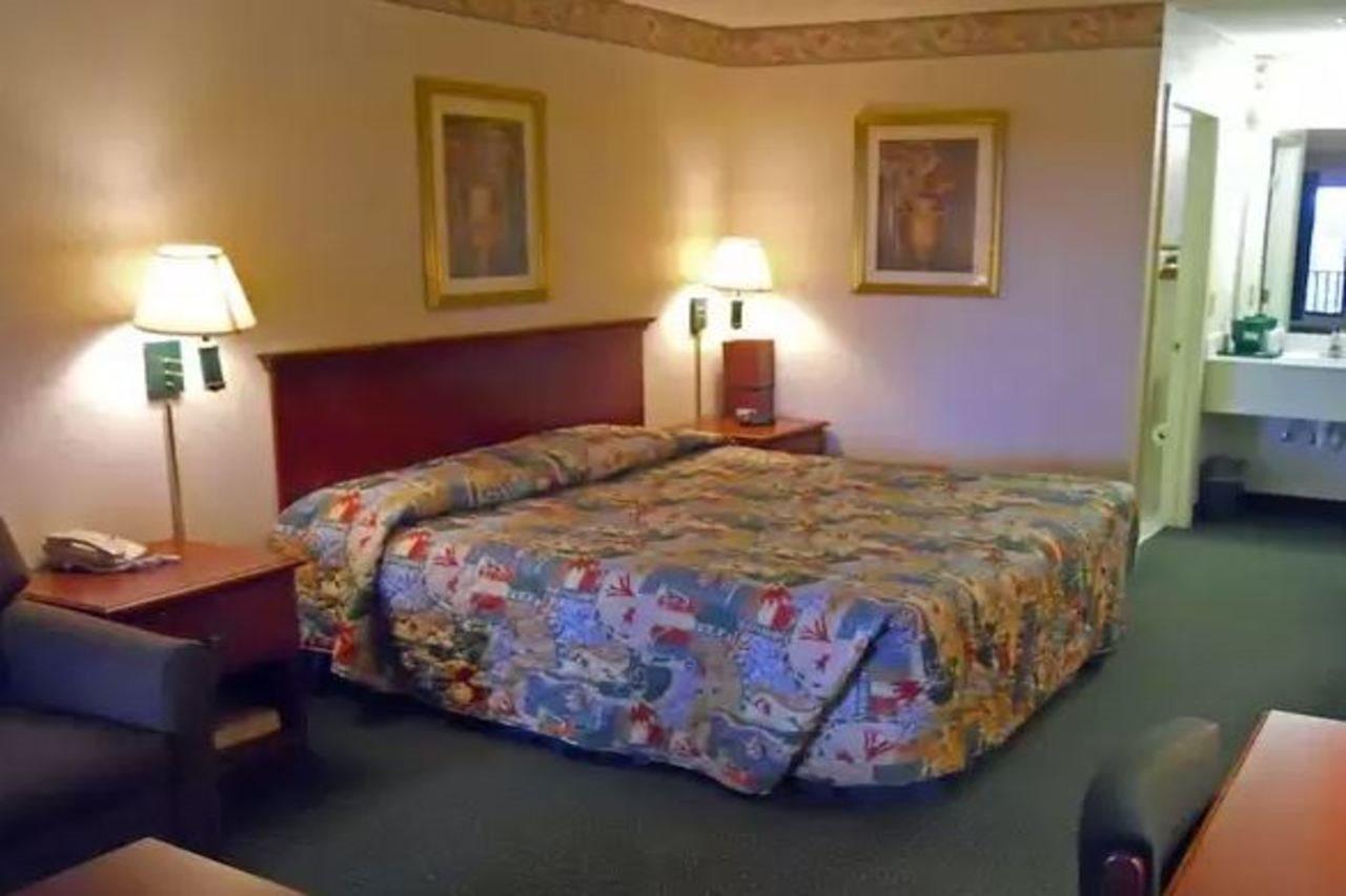 America'S Best Inn & Suites - Decatur Dış mekan fotoğraf