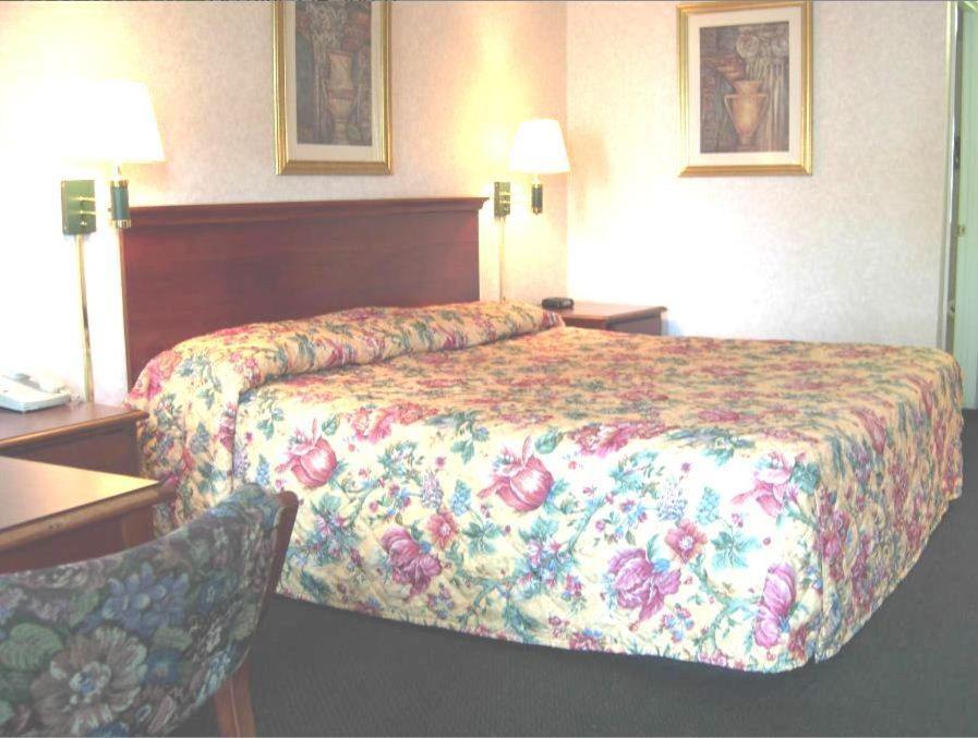 America'S Best Inn & Suites - Decatur Oda fotoğraf